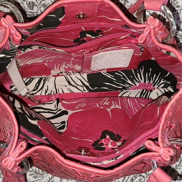 Beautiful Brighton embroidered shoulder bag - Picture 5 of 12